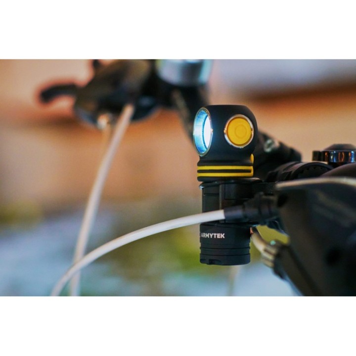 Latarka akumulatorowa Armytek Elf C1 V2 930lm Ciepły