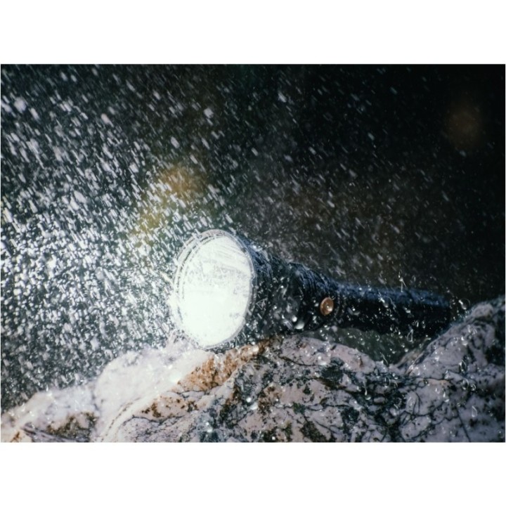 Latarka diodowa Fenix HT18