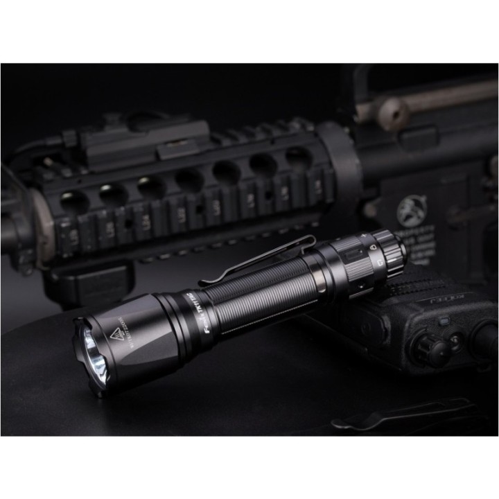 Latarka diodowa Fenix TK11 TAC