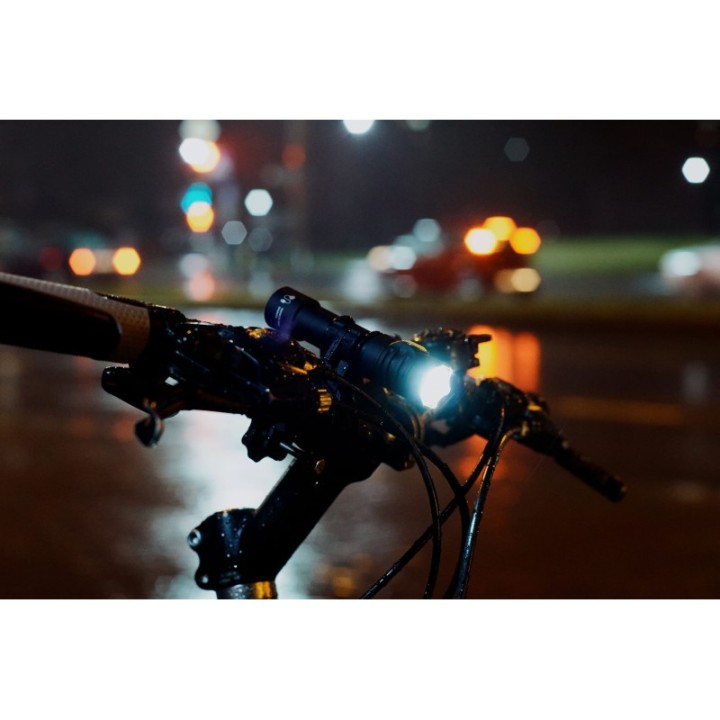 Latarka akumulatorowa Armytek Prime C2 Pro V4 Magnet USB 2230lm Ciepły