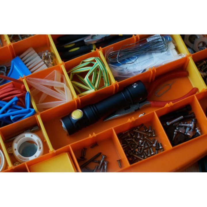 Latarka akumulatorowa Armytek Prime C2 Pro V4 Magnet USB 2230lm Ciepły